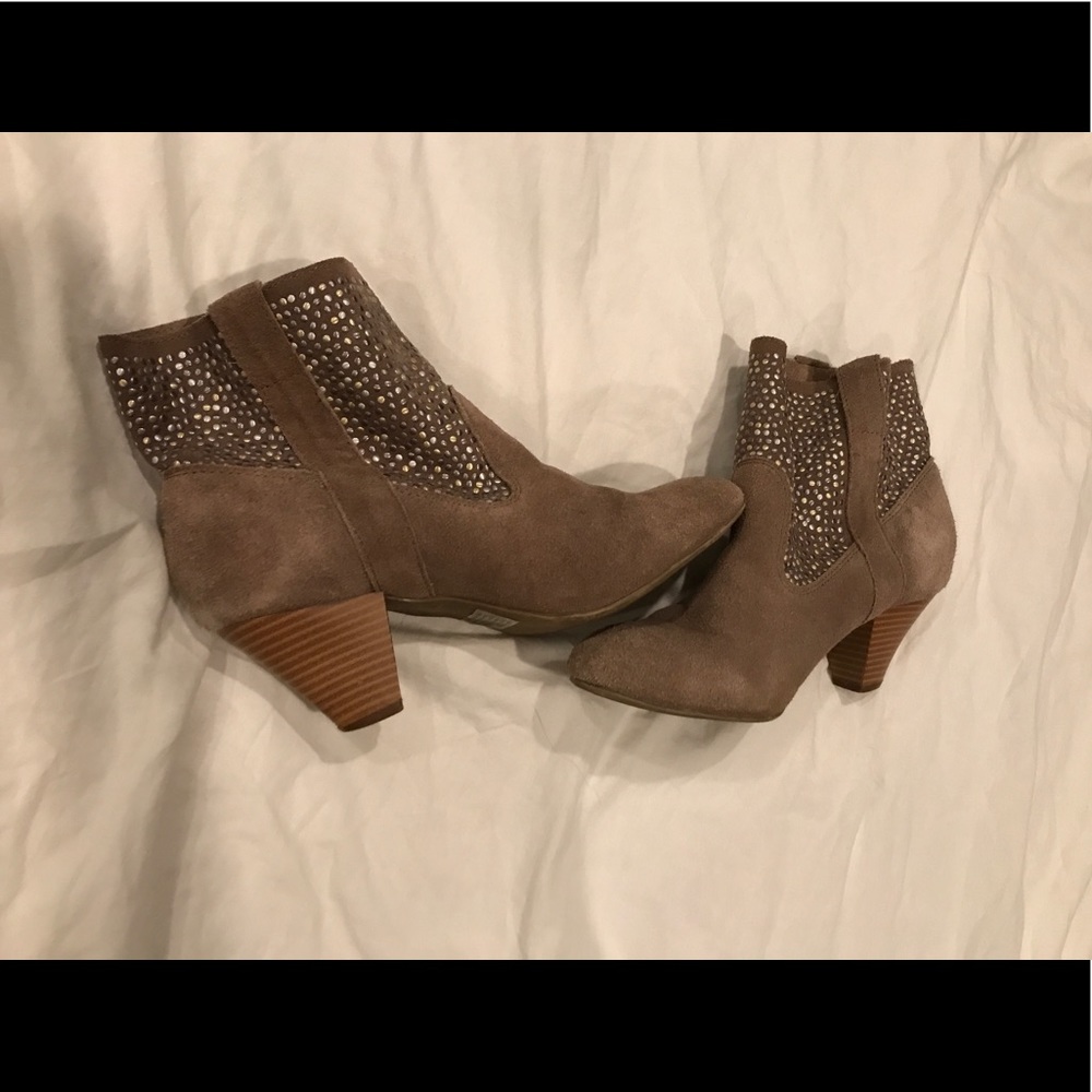 American eagle tan suede studded bootie heels